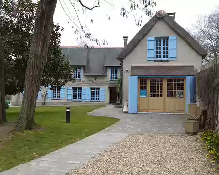 PXL016z1855 Maison de Jean Monnet (1888-1979) à Bazoches-sur-Guyonne, où il conçu l'idée de la Communauté Européenne en mai 1950.